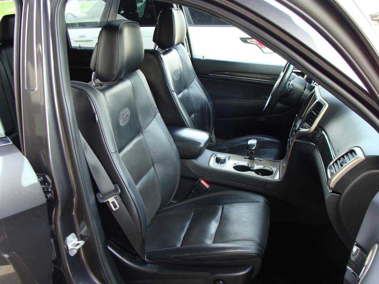 Used 2014 Jeep Grand Cherokee Overland AWD/4WD image 10