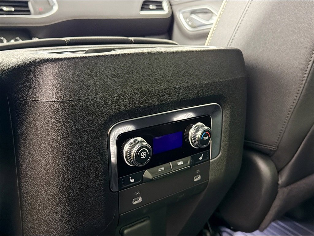 Used 2024 GMC Yukon SLT image 24