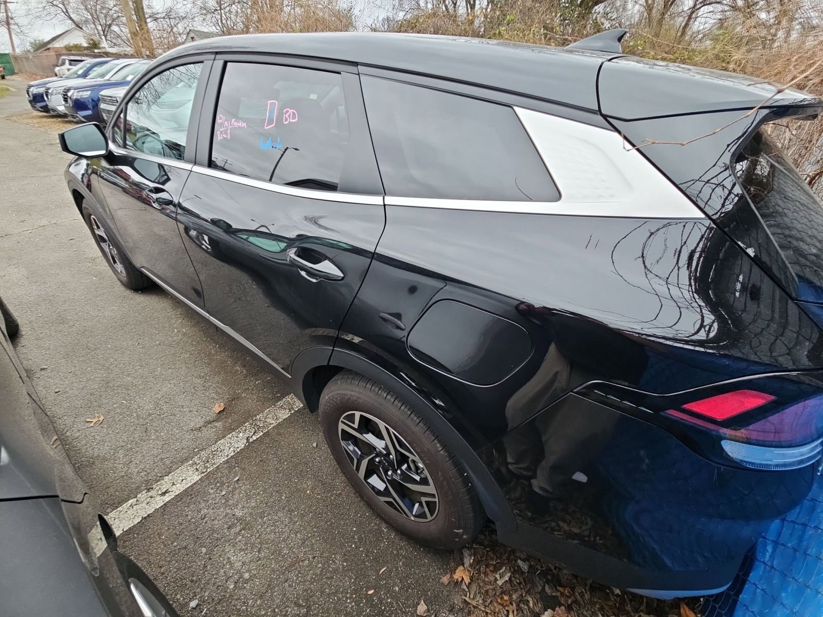 Used 2025 Kia Sportage LX image 4