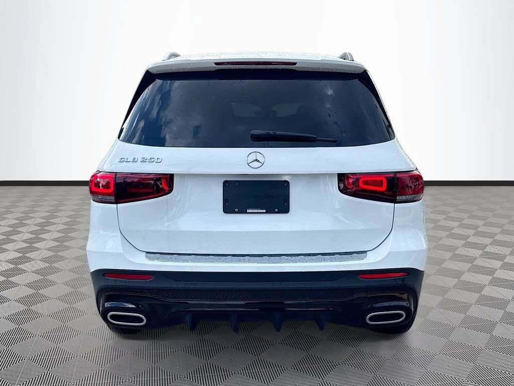 Used 2023 Mercedes-Benz GLB 250 image 6