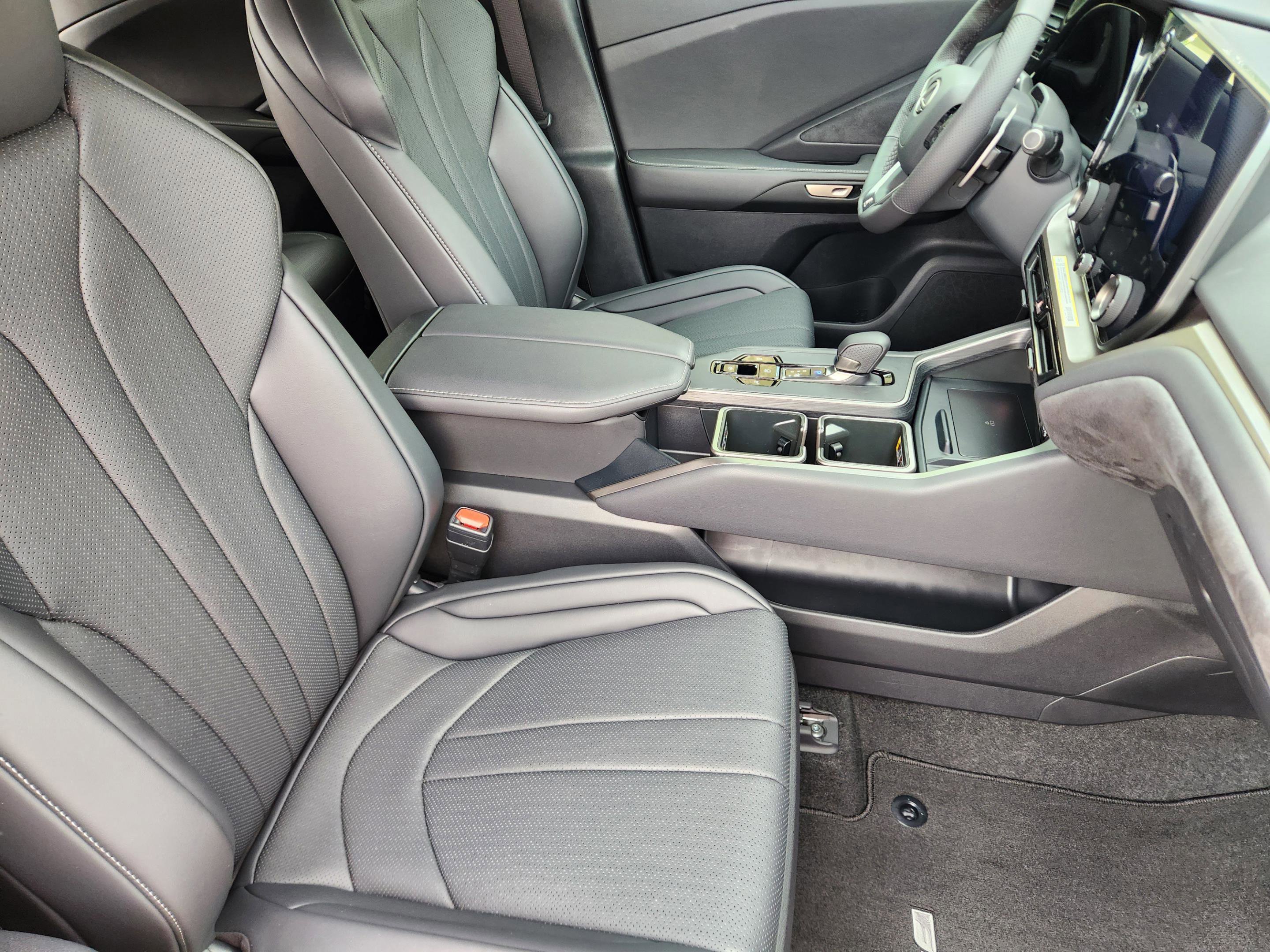 New 2026 Lexus TX 500h AWD image 19