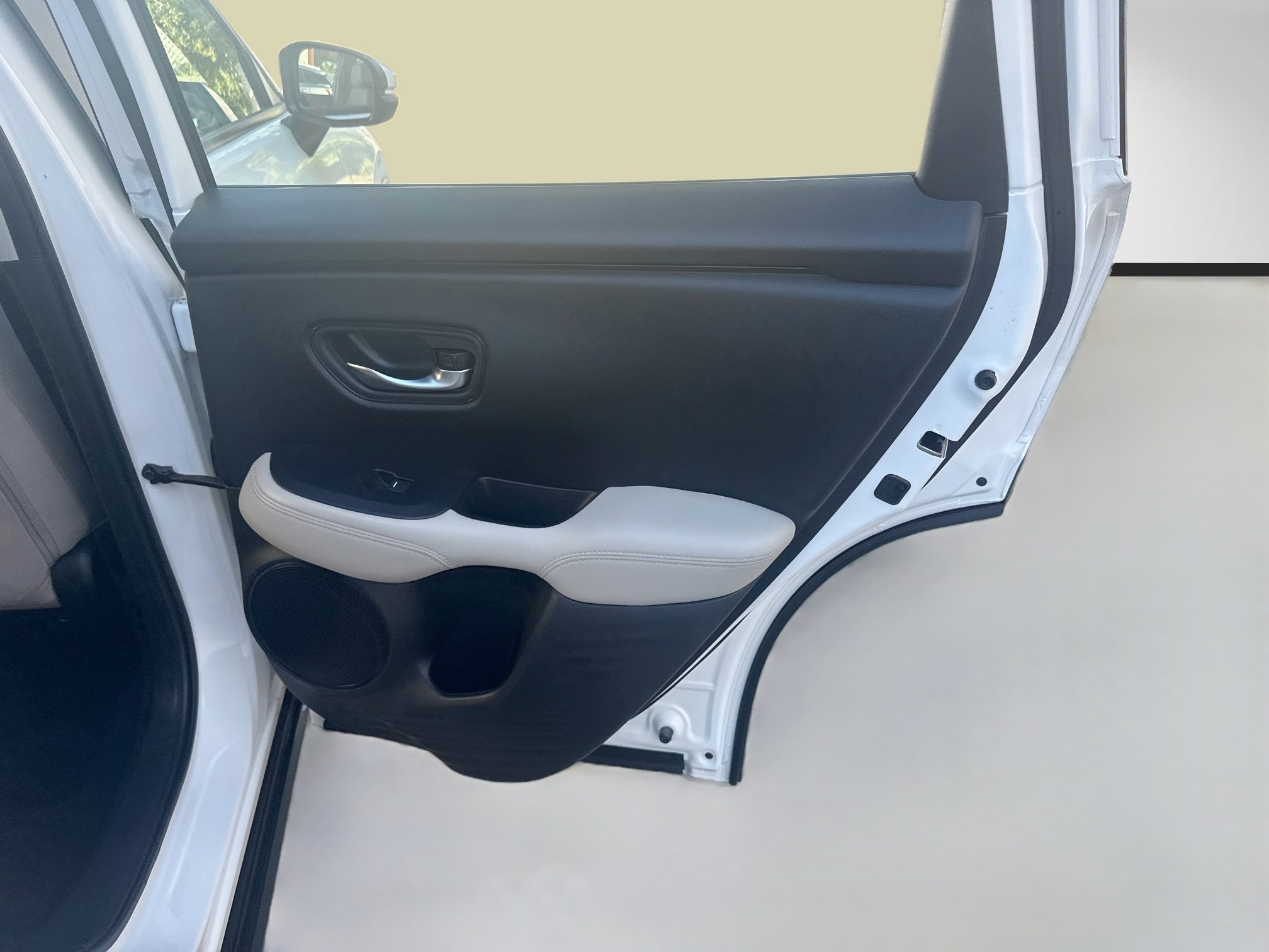 Used 2024 Honda HR-V LX image 29