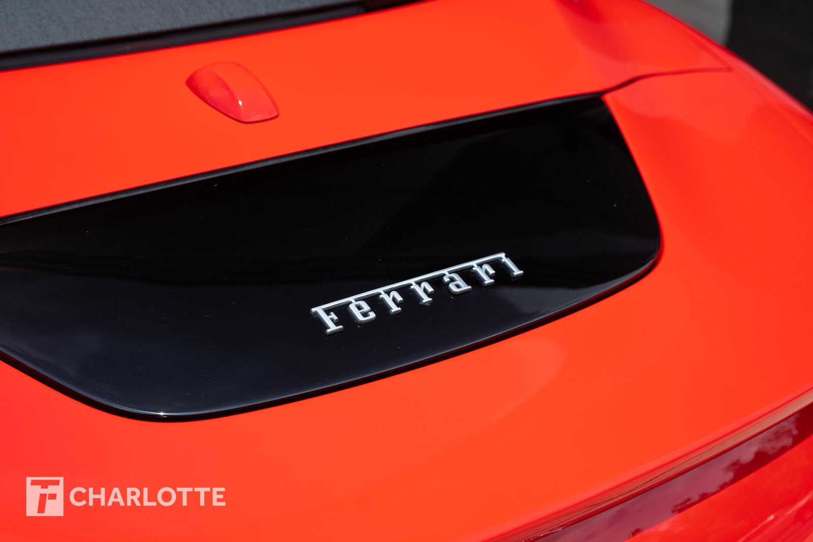 Used 2024 Ferrari Roma Spider RWD image 18