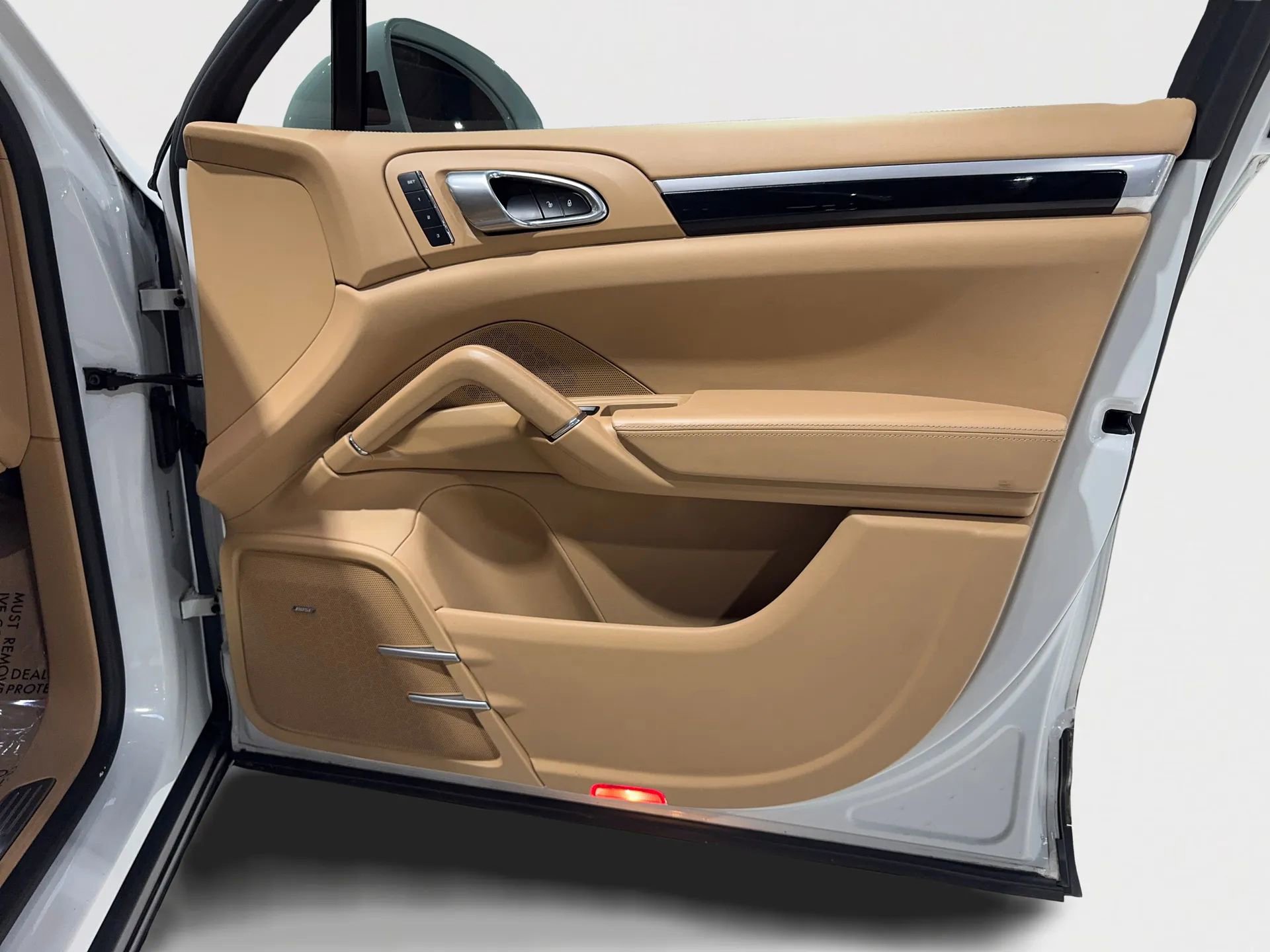 Used 2015 Porsche Cayenne S w/ Premium Package image 20