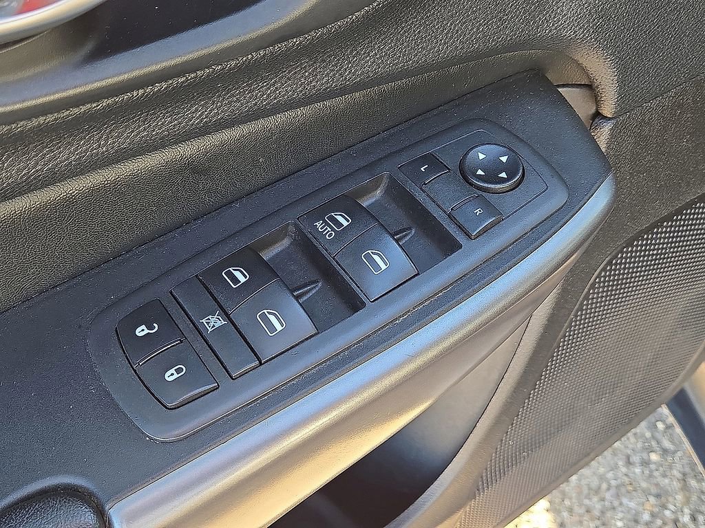 Used 2019 Jeep Cherokee Latitude w/ Popular Appearance Group image 22