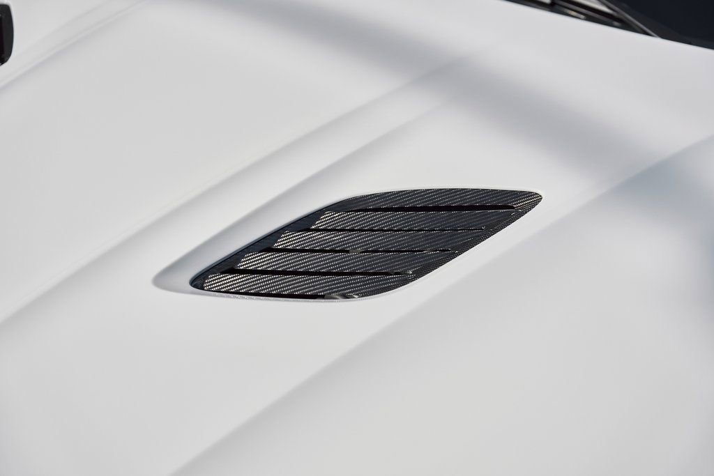 Used 2023 Aston Martin DBS Superleggera Volante RWD image 9