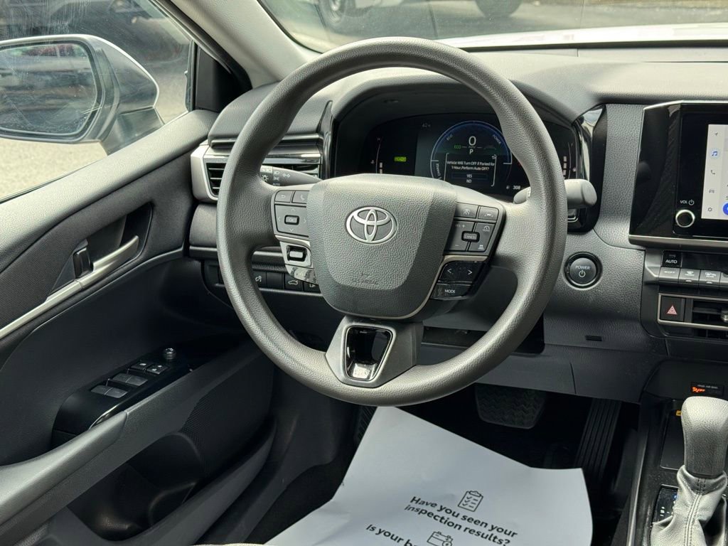 Used 2025 Toyota Camry LE FWD image 40