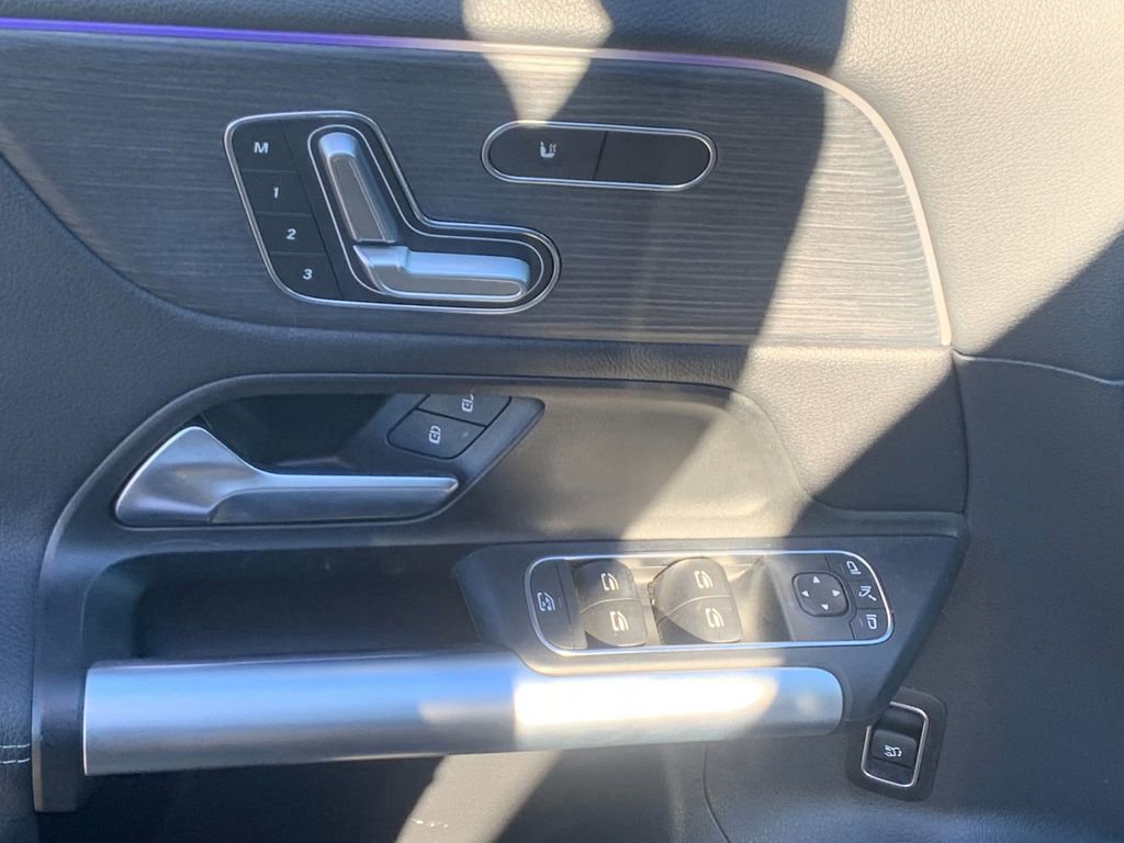 Used 2023 Mercedes-Benz GLA 250 4MATIC image 12