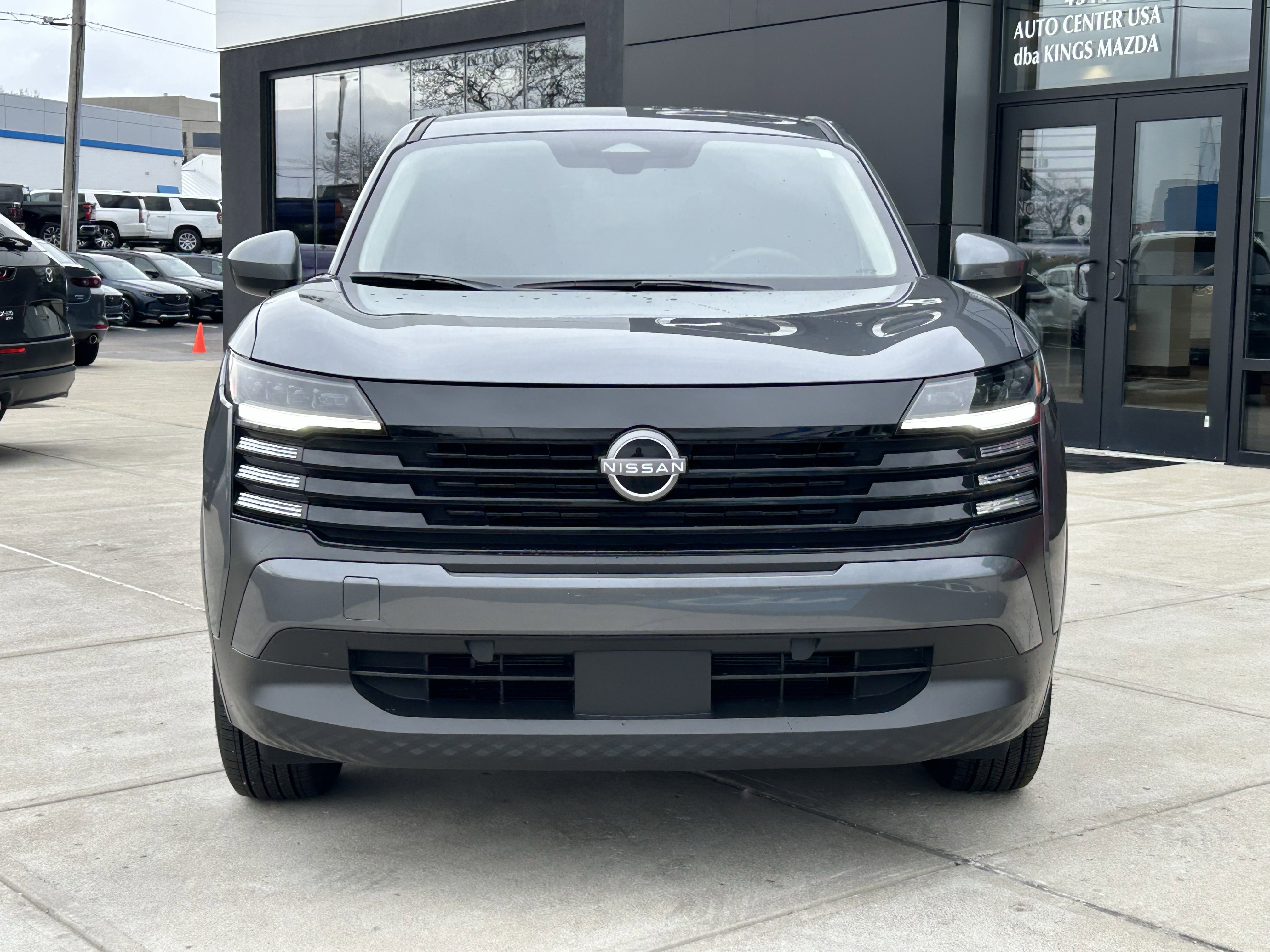 Used 2025 Nissan Kicks SV w/ Charging Package image 2