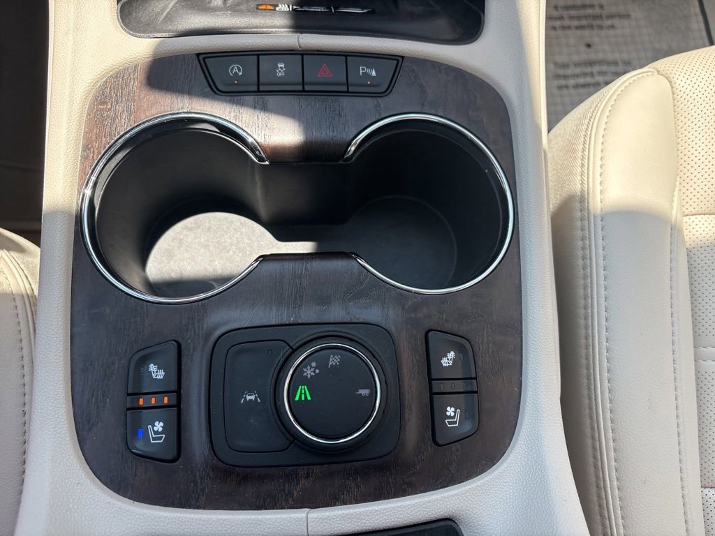 Used 2021 GMC Acadia Denali w/ Denali Technology Package FWD image 20
