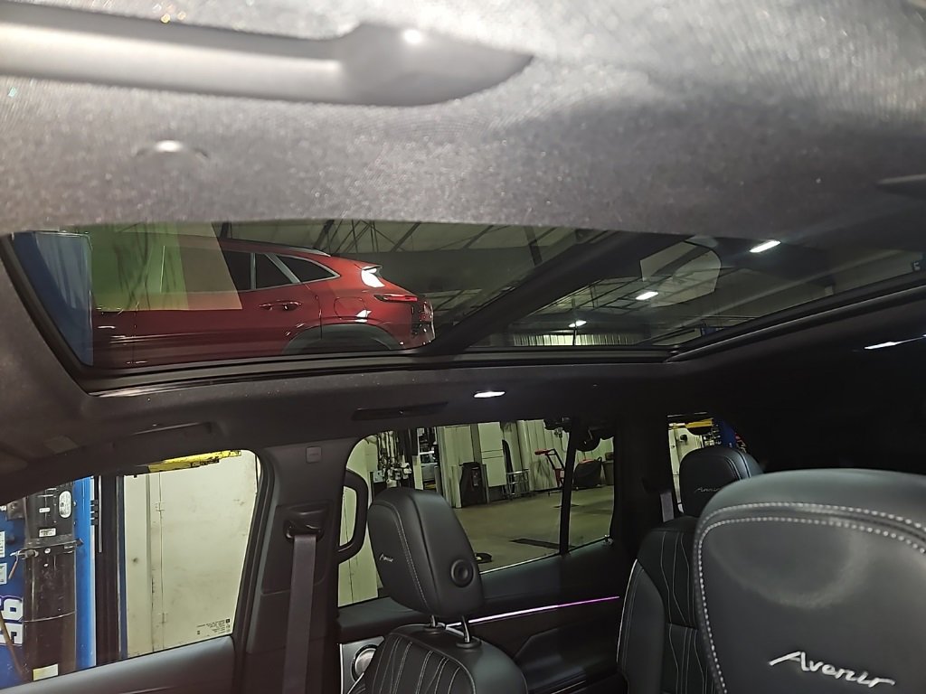 Certified 2025 Buick Enclave Avenir w/ Super Cruise Package image 22