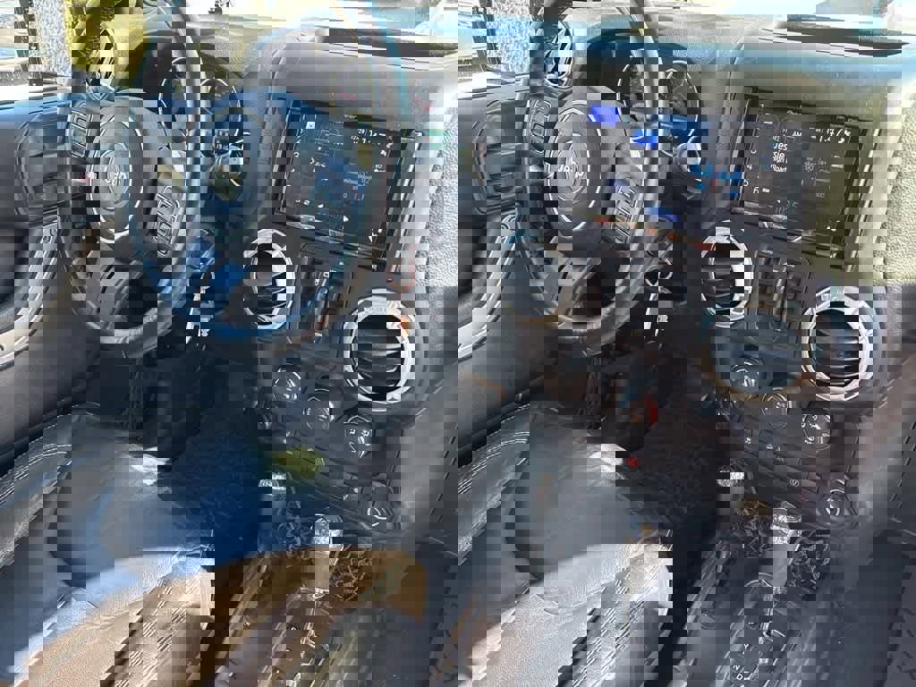 Used 2013 Jeep Wrangler Unlimited Sahara w/ Dual Top Group image 7