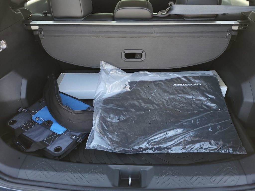 Certified 2025 Subaru Crosstrek 2.5i Limited w/ Crosstrek Mirror Package image 11