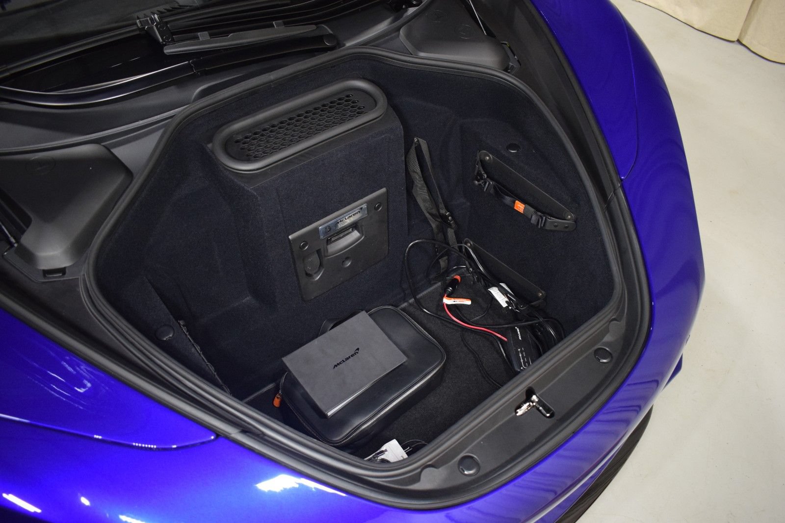 Used 2024 McLaren 750S Spider RWD image 42
