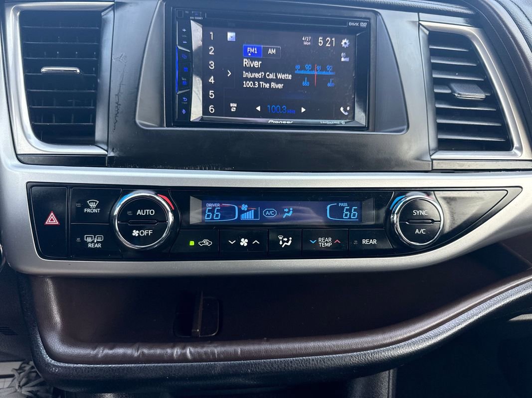 Used 2019 Toyota Highlander XLE FWD image 33