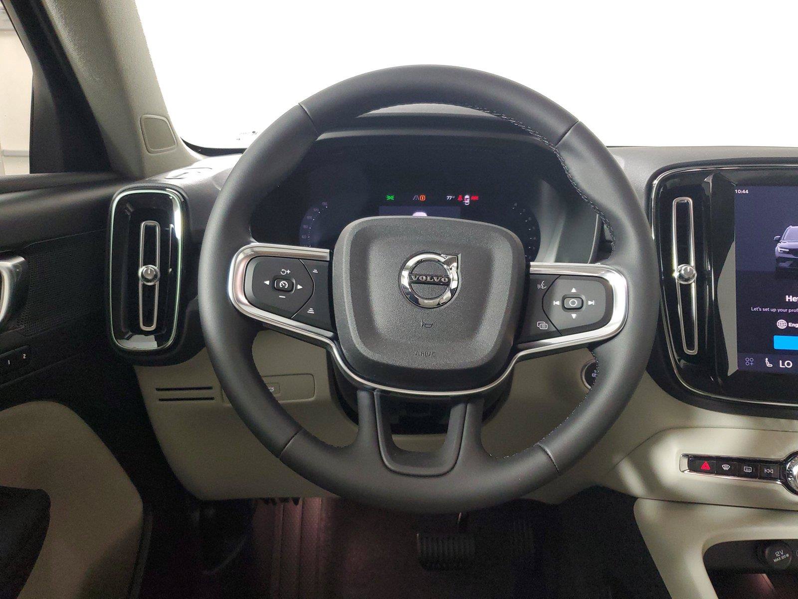 New 2026 Volvo XC40 B5 Plus w/ Protection Package Premier AWD/4WD image 16