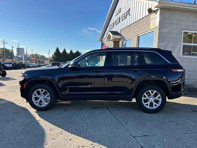 Used 2024 Jeep Grand Cherokee Limited w/ Trailer Tow Package image 6