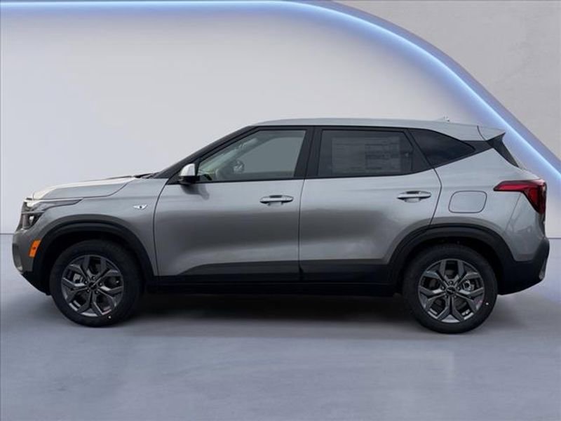 New 2026 Kia Seltos LX image 6