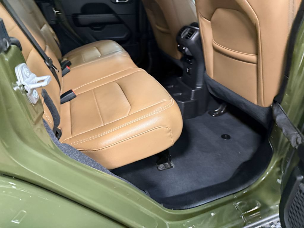 Used 2023 Jeep Wrangler Unlimited Sahara w/ Dual Top Group AWD/4WD image 64