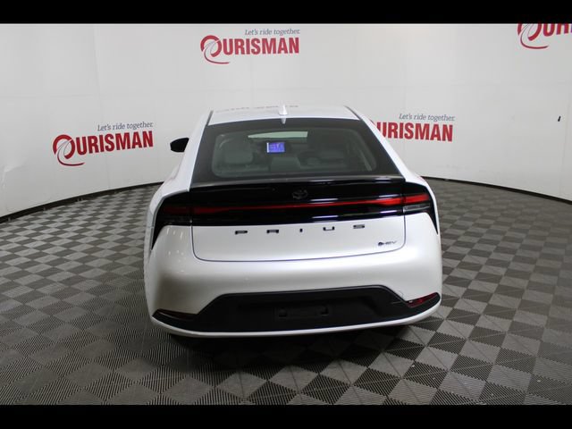 Used 2025 Toyota Prius LE FWD image 8