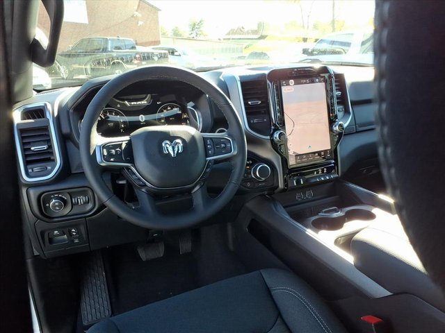 New 2026 RAM 1500 4x4 Crew Cab image 12