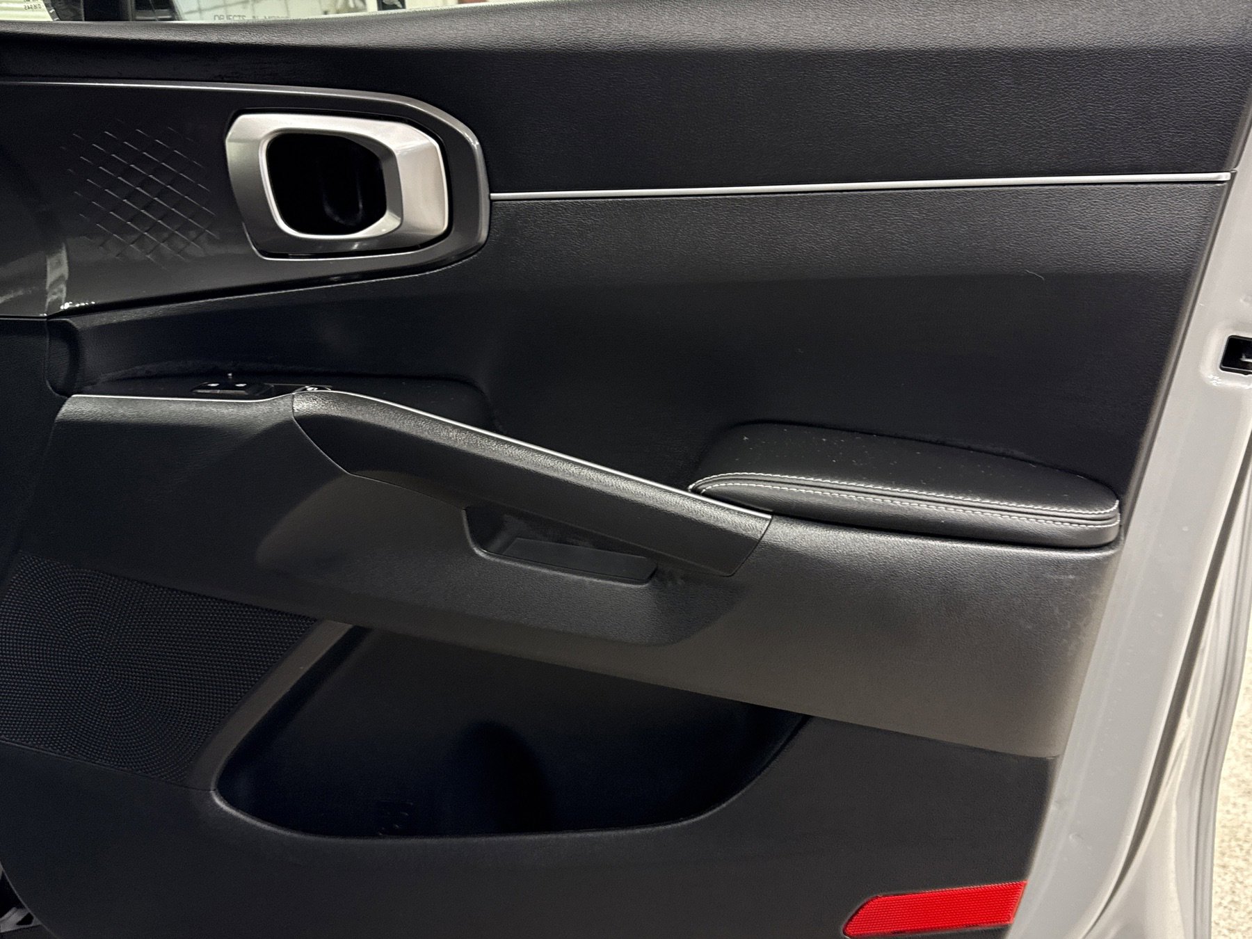 Used 2025 Kia Sorento S w/ Panoramic Sunroof Package image 22