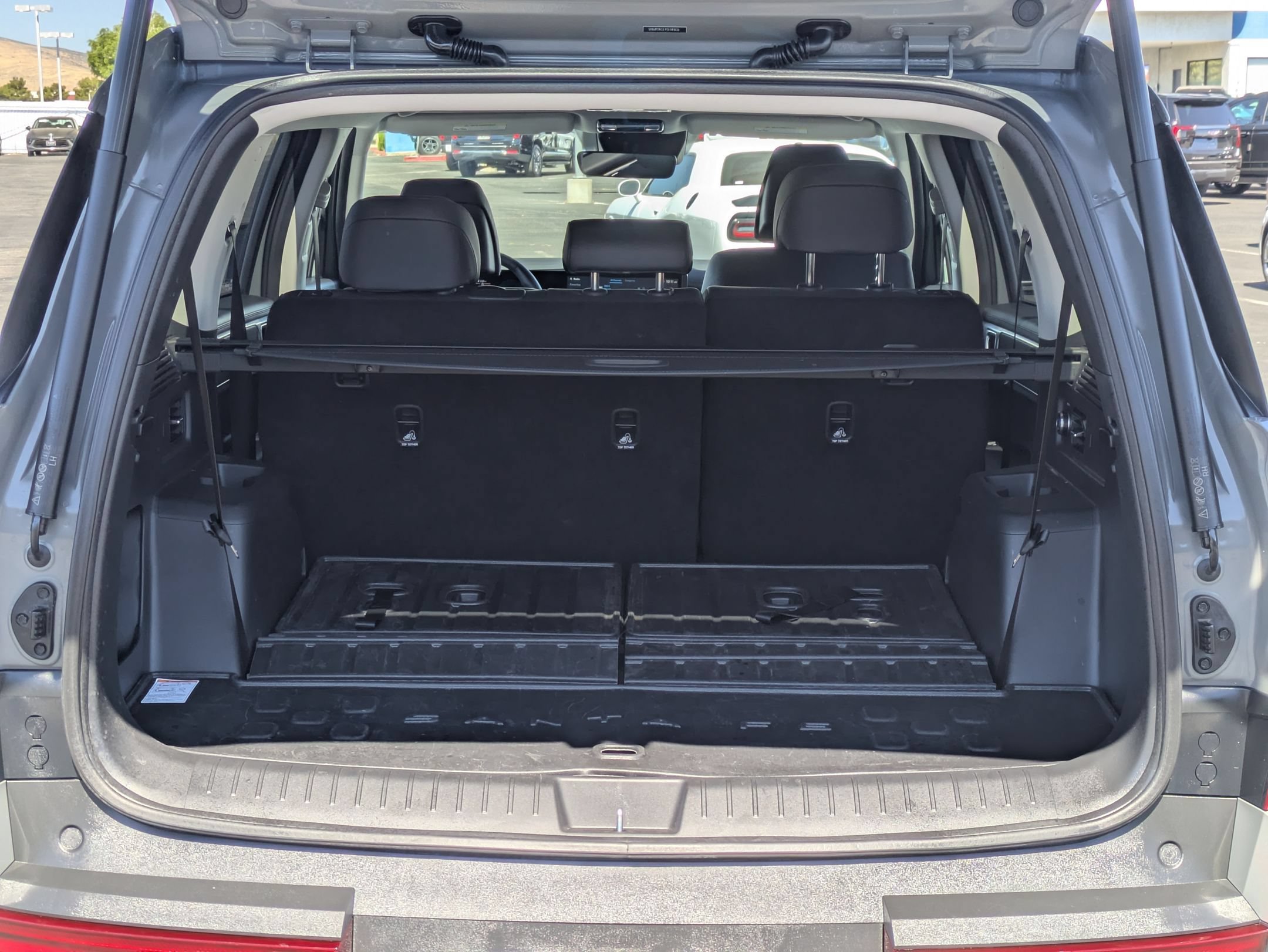 Certified 2025 Hyundai Santa Fe SEL FWD image 13