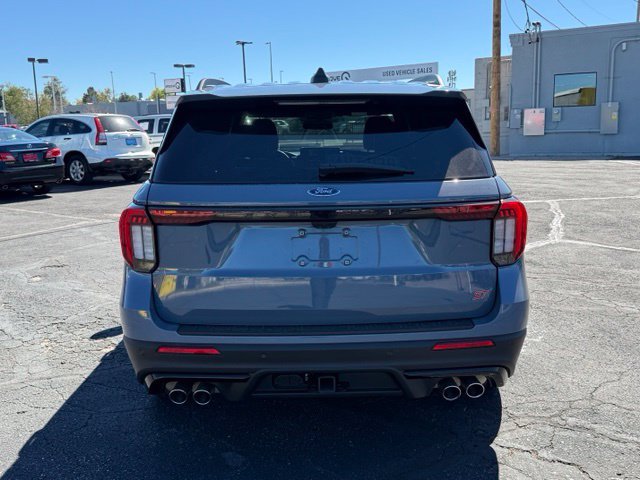 Used 2025 Ford Explorer ST AWD/4WD image 4