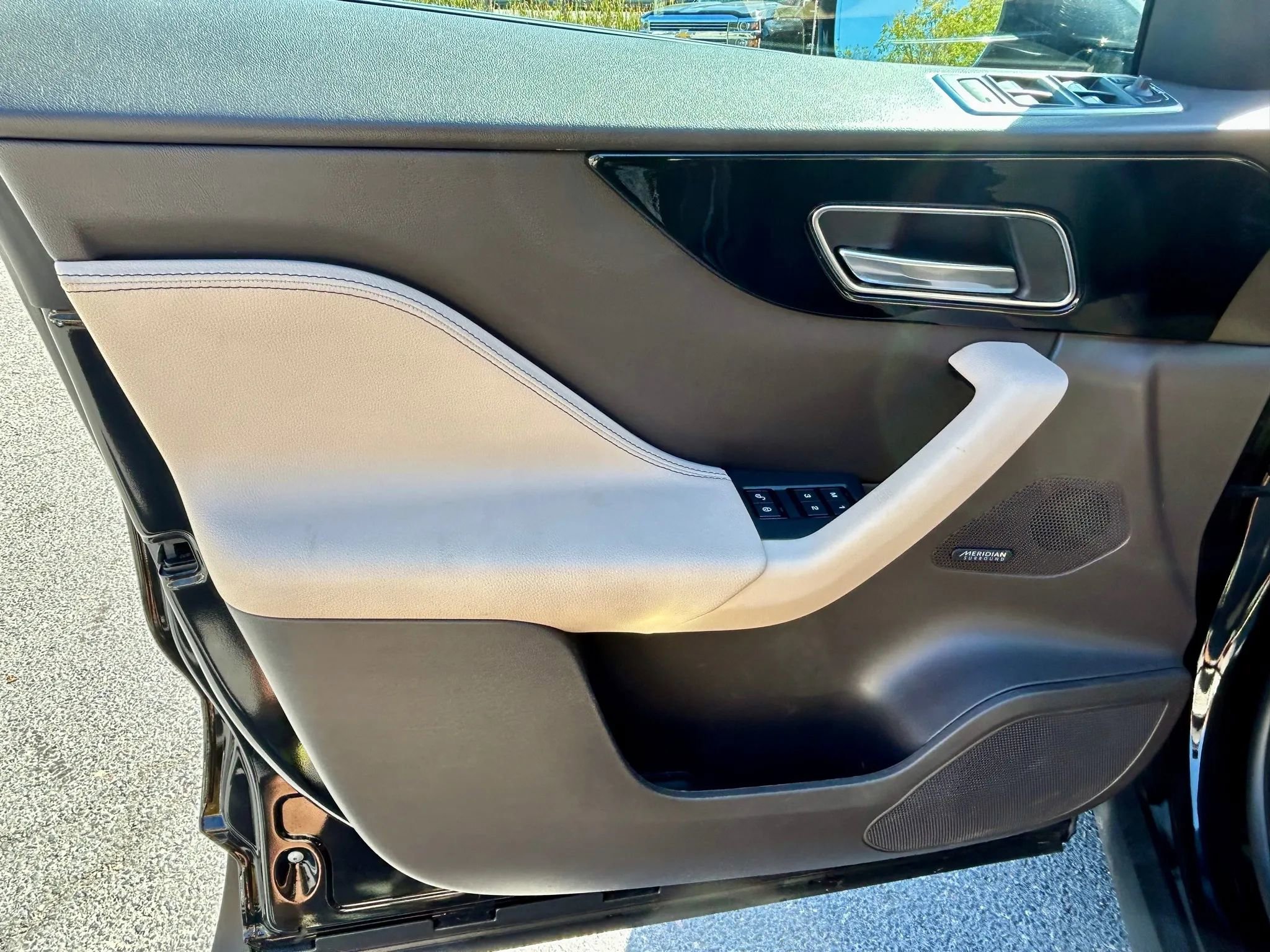 Used 2020 Jaguar F-PACE Prestige image 13