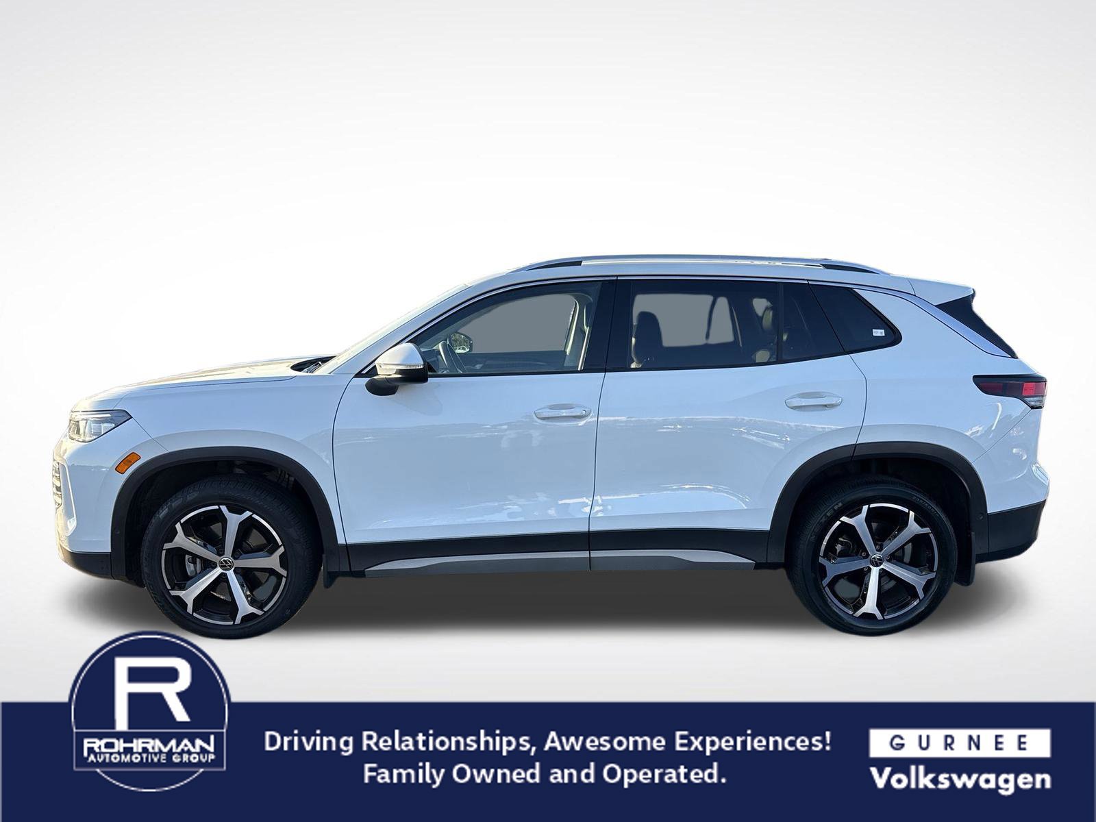 Used 2026 Volkswagen Tiguan SE AWD/4WD image 5