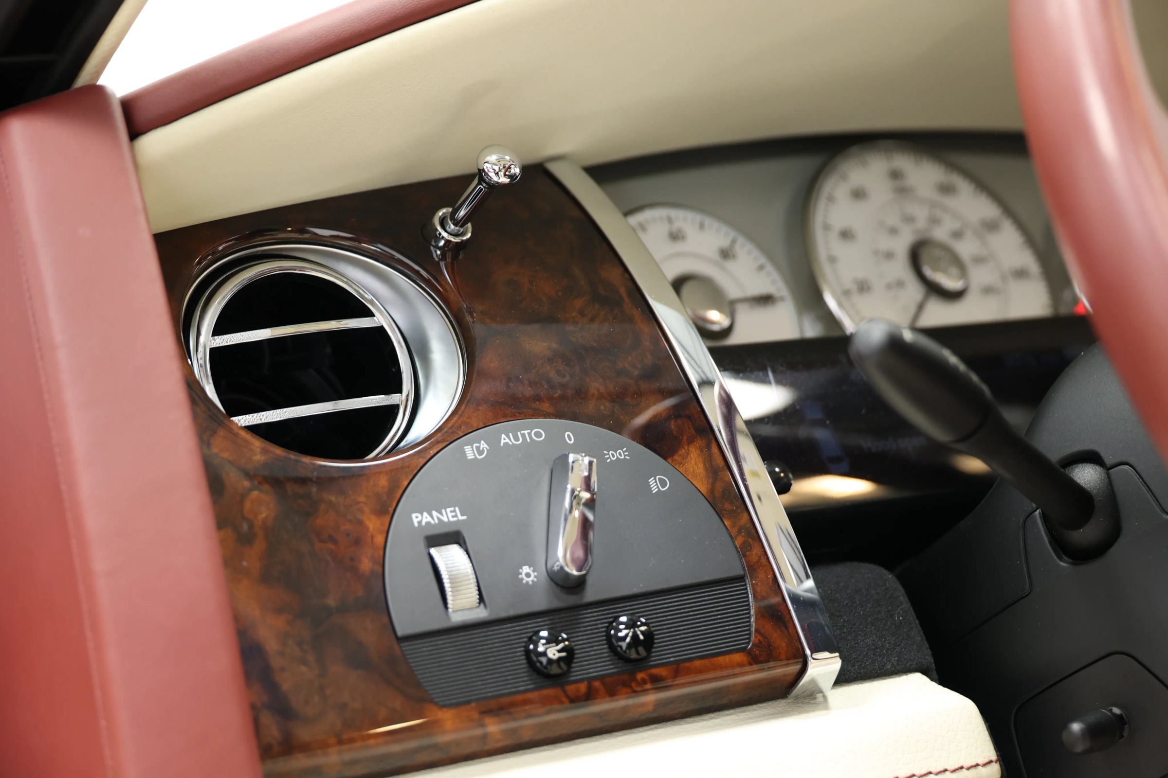 Used 2013 Rolls-Royce Ghost RWD image 24