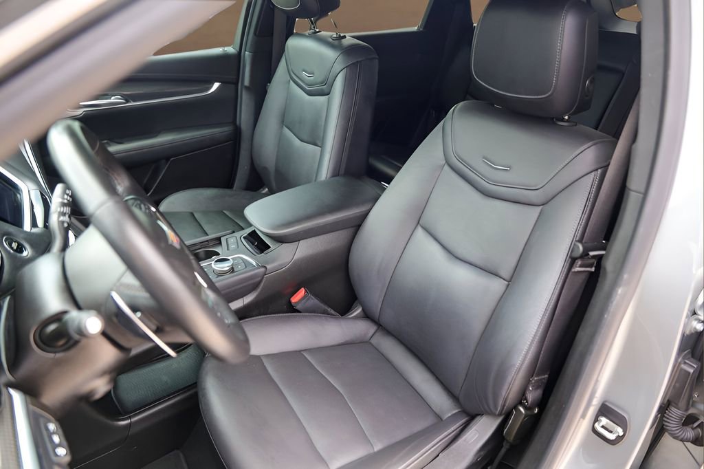 Certified 2023 Cadillac XT5 Sportv w/ Technology Package image 7
