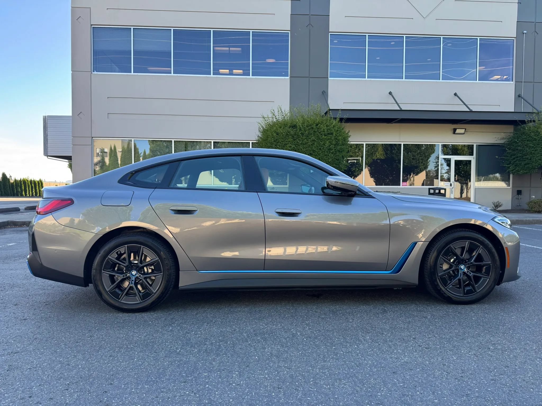 Used 2023 BMW i4 eDrive35 w/ Premium Package RWD image 12