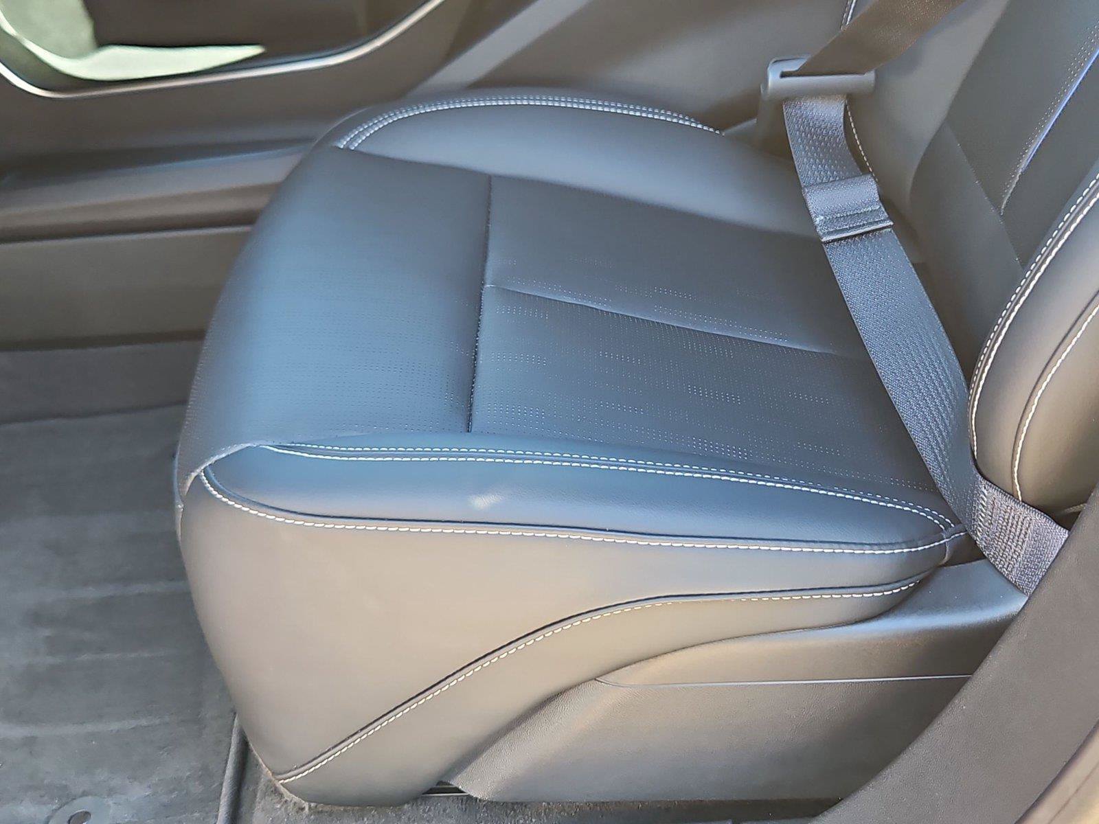 Certified 2024 Cadillac Lyriq Luxury AWD/4WD image 27