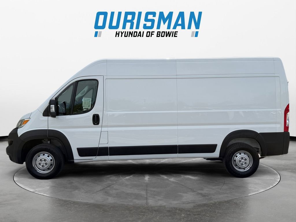 Used 2024 RAM ProMaster 2500 w/ Convenience Group image 3