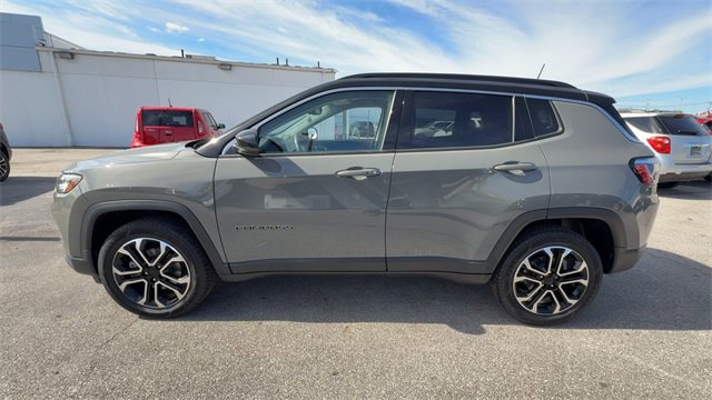 Used 2022 Jeep Compass Limited image 5