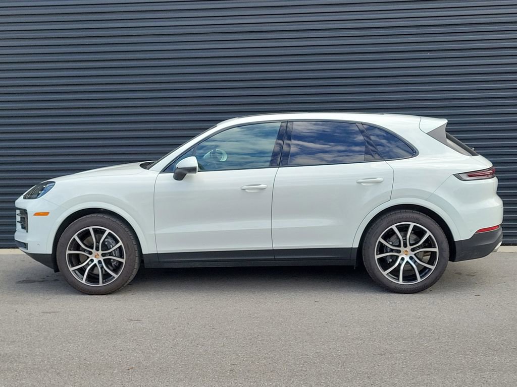New 2025 Porsche Cayenne image 2