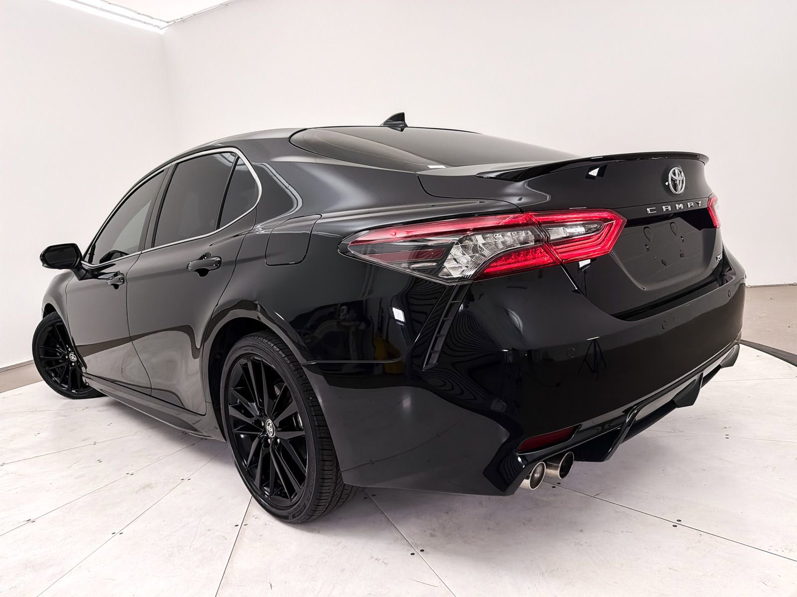 Used 2021 Toyota Camry XSE w/ Navigation Package FWD image 11