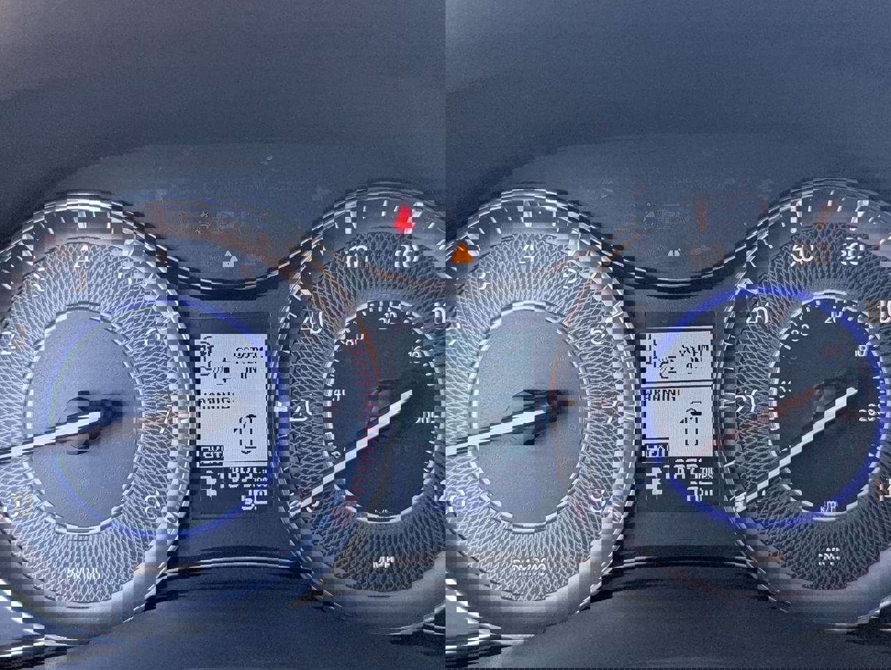 Used 2016 INFINITI QX80 2WD w/ Deluxe Technology Package image 32