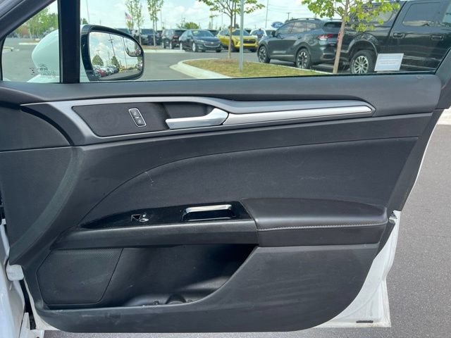 Used 2015 Ford Fusion SE FWD image 8