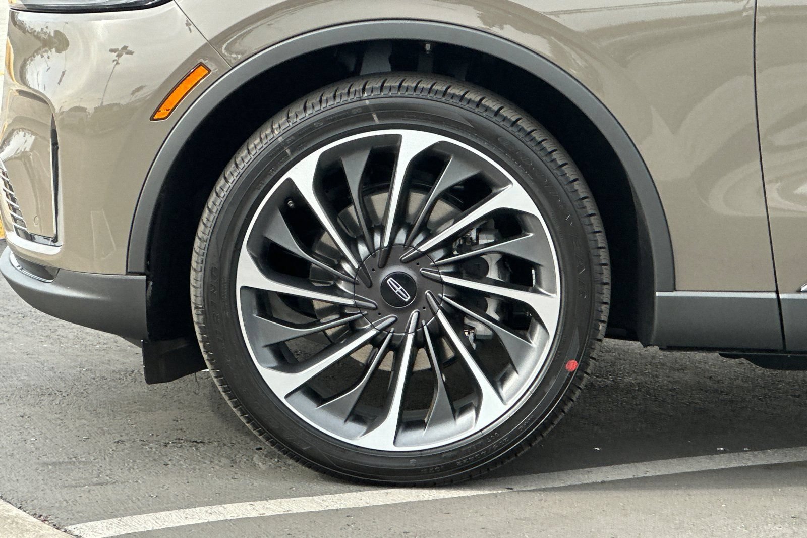 New 2026 Lincoln Aviator Reserve w/ Luxury Package RWD image 24