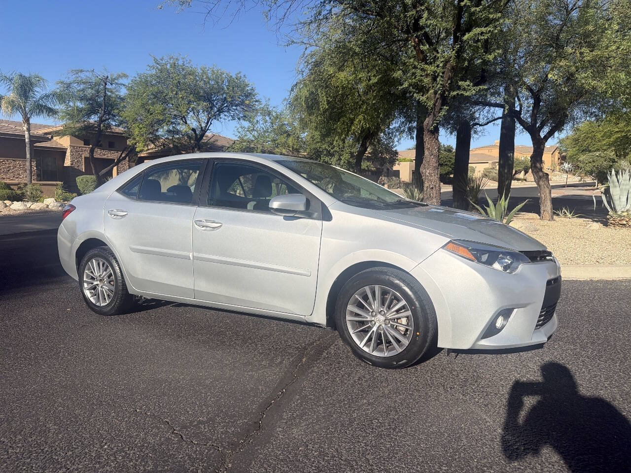 Used 2014 Toyota Corolla LE FWD image 11