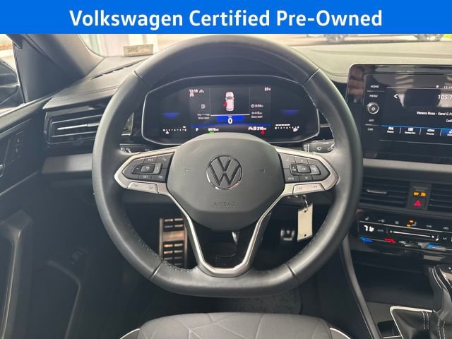 Certified 2025 Volkswagen Jetta Sport image 17