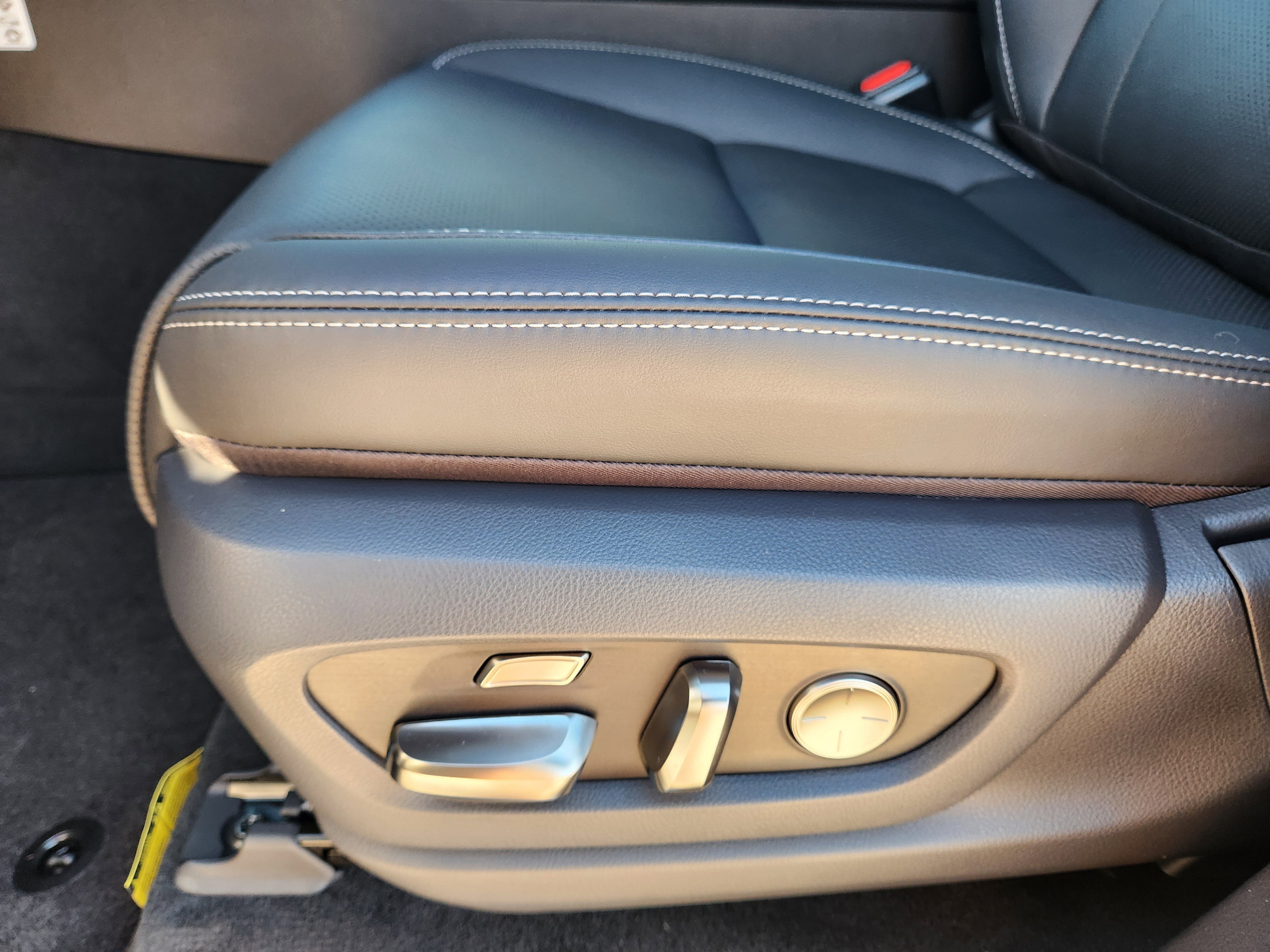 New 2026 Lexus LX 700h Luxury image 18