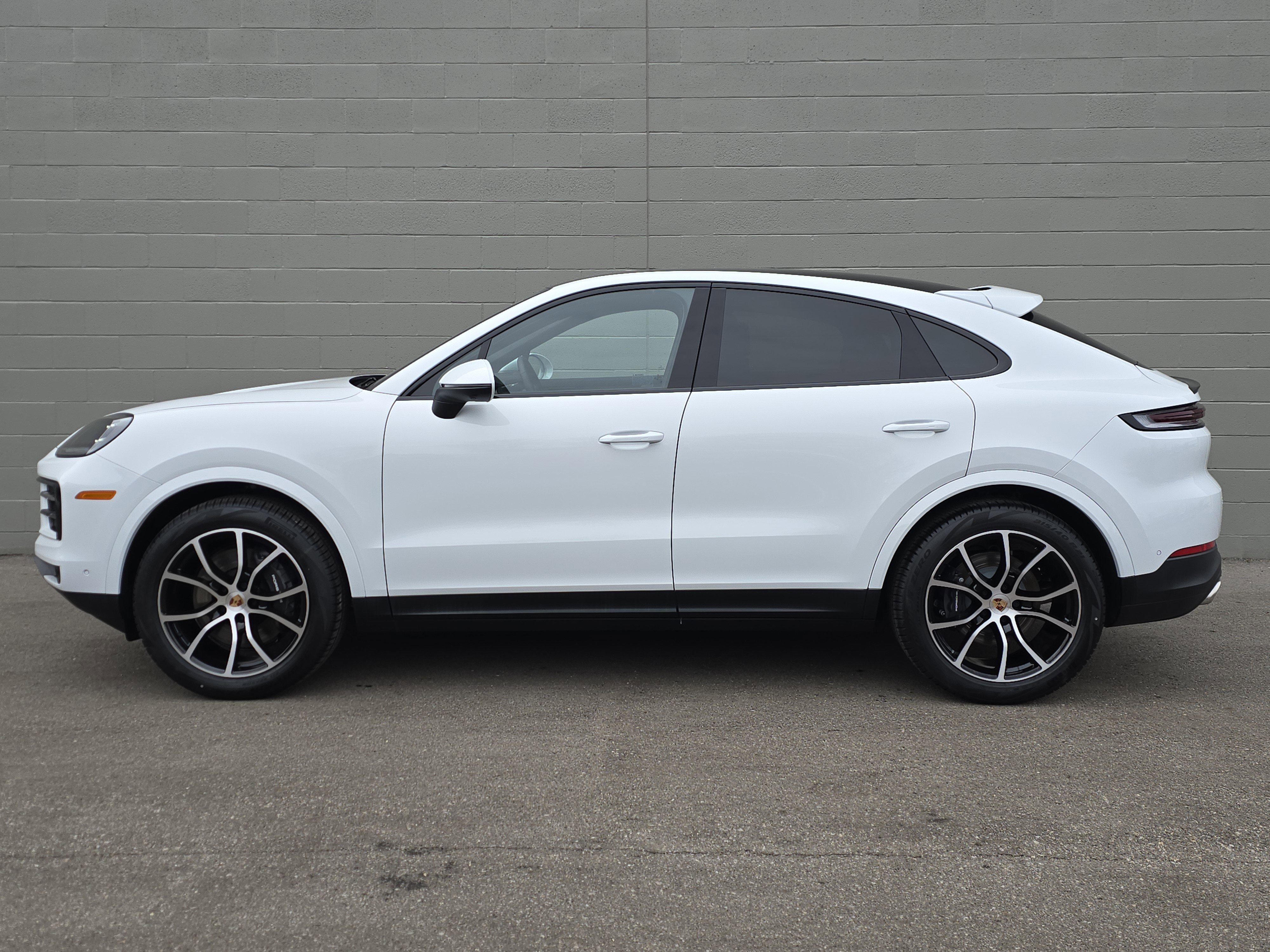 New 2026 Porsche Cayenne Coupe image 2