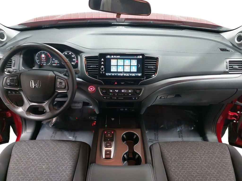 Used 2025 Honda Ridgeline Sport image 9