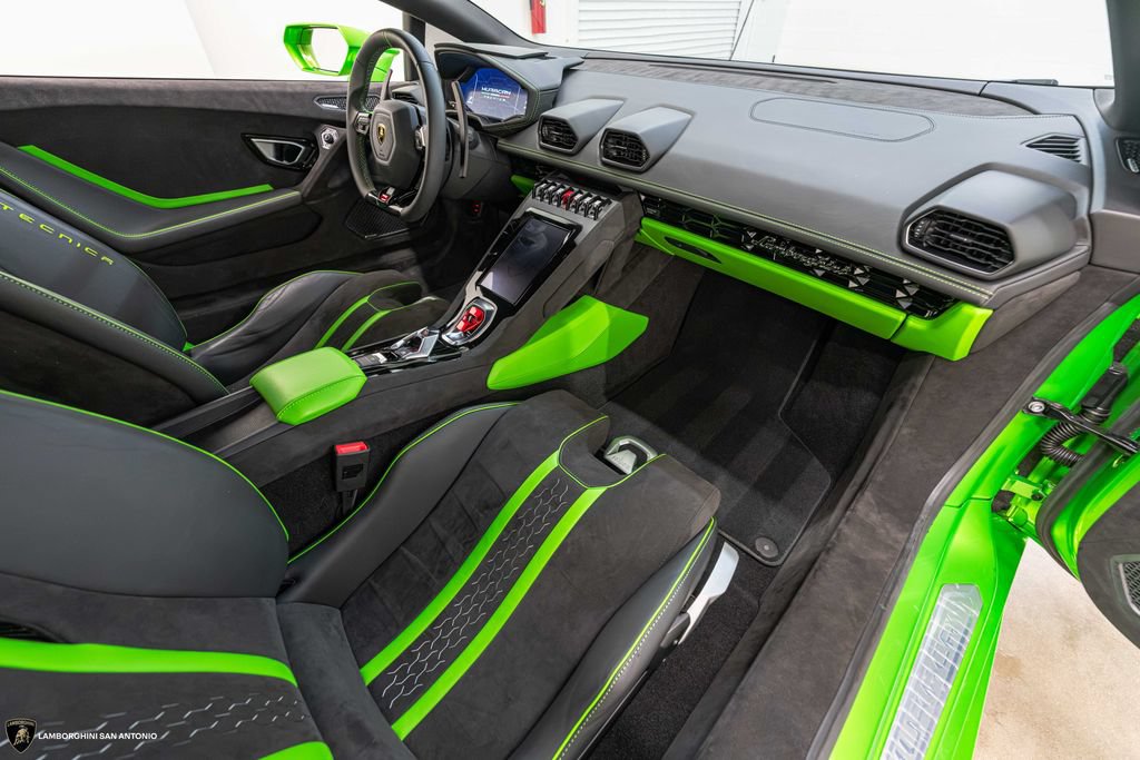 Used 2024 Lamborghini Huracan Tecnica RWD image 2