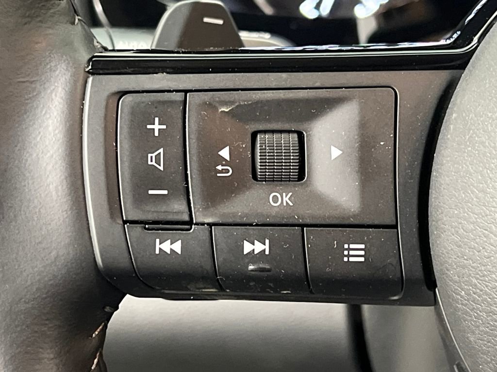 Used 2025 Nissan Pathfinder SL image 43