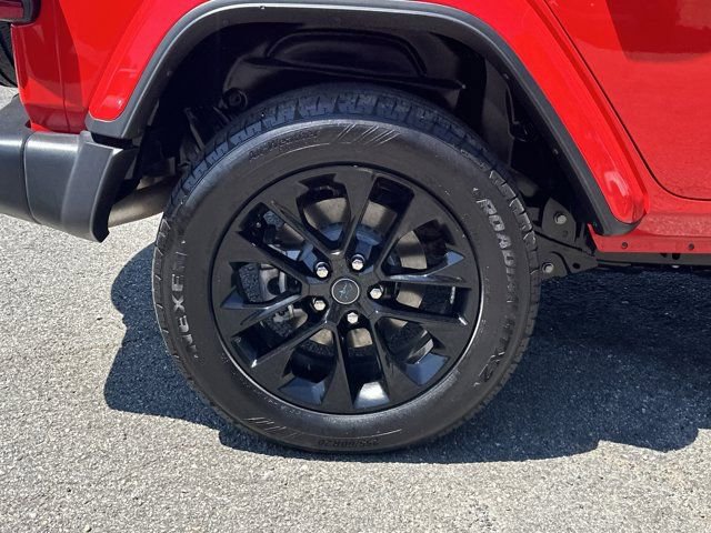 Certified 2025 Jeep Wrangler Unlimited Sahara w/ Safety Group AWD/4WD image 17