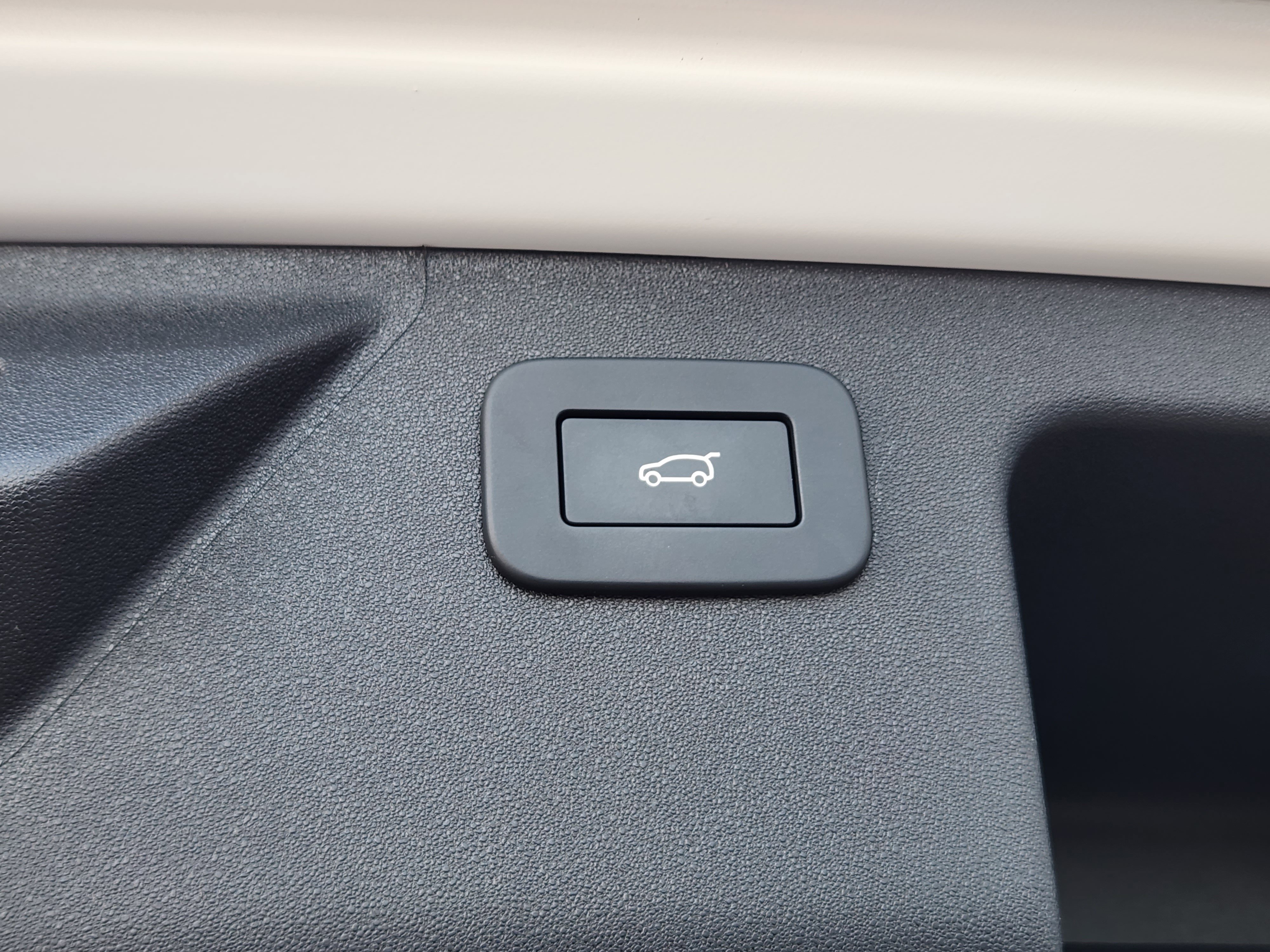 Used 2025 Land Rover Discovery Sport Dynamic SE image 36